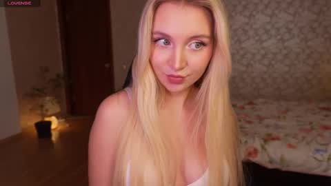 Lissa online show from 11/10/25, 10:36