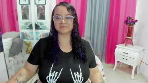 Snapshot of lissavillalobos chatting on 04/15/26, 09:26 lissa online show from 04/15/26, 09:26