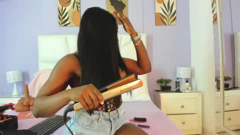 Snapshot of lissetlong69 chatting on 12/16/24, 05:49 Lisseth Long online show from 12/16/24, 05:49