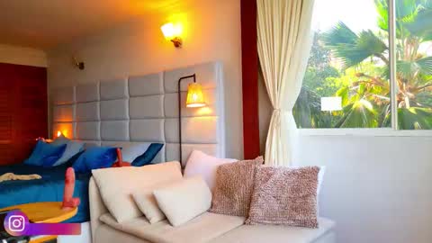 Snapshot of lissetlong69 chatting on 11/07/25, 09:04 Lisseth Long online show from 11/07/25, 09:04