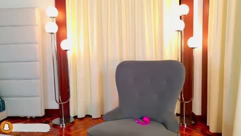 Lisseth Long  online show from 05/13/26, 01:14