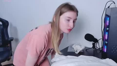 Lissa online show from 09/10/25, 09:42