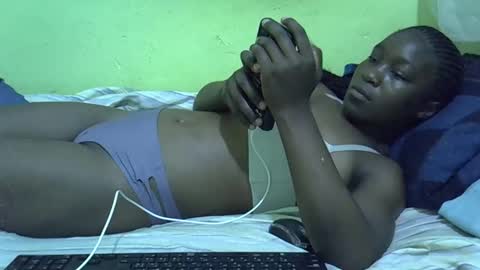 Snapshot of lisssa01 chatting on 12/03/25, 07:12 lisssa01 online show from 12/03/25, 07:12