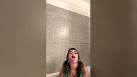 Snapshot of lissylou123 chatting on 04/07/26, 06:41 lissylou123 online show from 04/07/26, 06:41