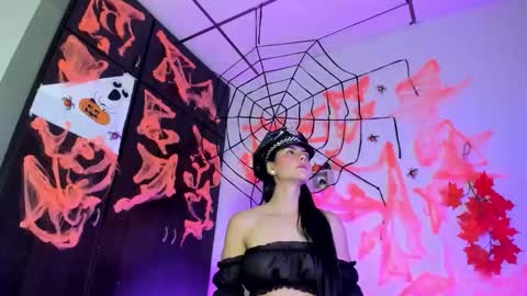 Snapshot of lisvandre chatting on 10/10/25, 07:02 Lis  online show from 10/10/25, 07:02