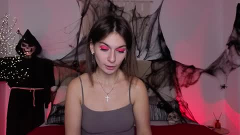 lit1le_mia online show from 10/28/25, 09:39