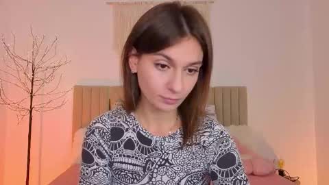 lit1le_mia online show from 11/13/25, 09:03