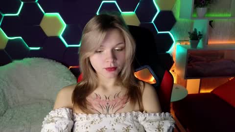 Lena online show from 12/16/24, 04:13