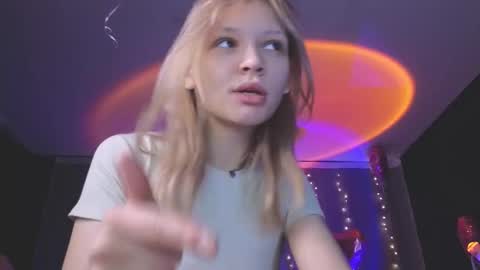 Lena online show from 02/22/26, 09:52