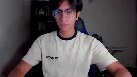 Snapshot of literateboy chatting on 06/17/26, 01:41 Literateboy online show from 06/17/26, 01:41