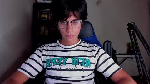 Snapshot of literateboy chatting on 06/30/26, 02:01 Literateboy online show from 06/30/26, 02:01