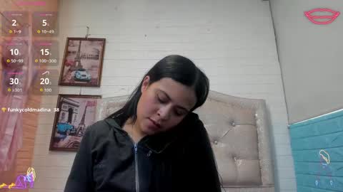 Snapshot of litlenessa_ chatting on 04/29/26, 05:30 VANESSA online show from 04/29/26, 05:30