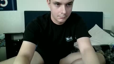 Snapshot of litlleguy28 chatting on 03/19/26, 11:31 Littleguy28 online show from 03/19/26, 11:31