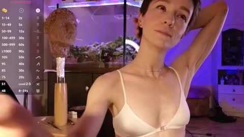 Alisa online show from 11/19/25, 04:29