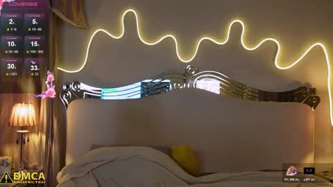 litt1e_emilyy online show from 10/23/25, 08:51