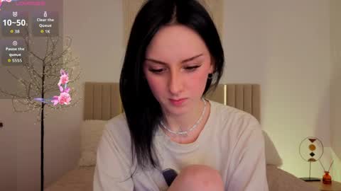 Snapshot of little1_molly chatting on 05/24/26, 09:31 Molly online show from 05/24/26, 09:31