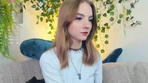 Snapshot of little__caprice chatting on 07/03/26, 07:59 Bella online show from 07/03/26, 07:59