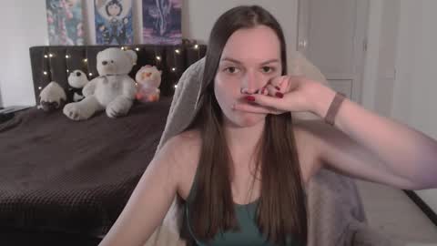 little__flowers online show from 11/11/25, 09:31