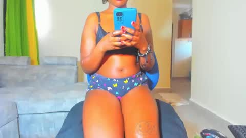 Snapshot of little_africa chatting on 01/07/25, 08:24 little_africa online show from 01/07/25, 08:24