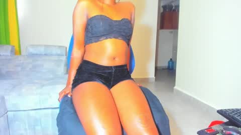 Snapshot of little_africa chatting on 01/11/25, 09:26 little_africa online show from 01/11/25, 09:26