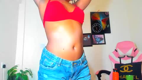 Snapshot of little_africa chatting on 02/04/25, 11:16 little_africa online show from 02/04/25, 11:16