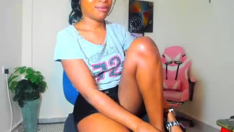 Snapshot of little_africa chatting on 03/08/25, 09:17 little_africa online show from 03/08/25, 09:17