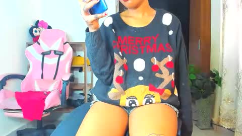 Snapshot of little_africa chatting on 10/16/25, 07:42 little_africa online show from 10/16/25, 07:42