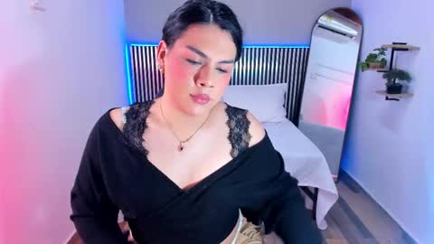 Snapshot of little_alli chatting on 02/02/26, 10:52 L I T T L E A L L I online show from 02/02/26, 10:52