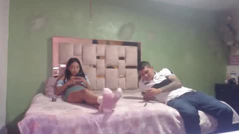 Snapshot of little_aphrodite2 chatting on 11/29/25, 01:30 Aliciaparaisss online show from 11/29/25, 01:30