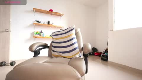 Snapshot of little_bear00 chatting on 06/15/26, 01:02 Little bear - give my room a like thanks. online show from 06/15/26, 01:02