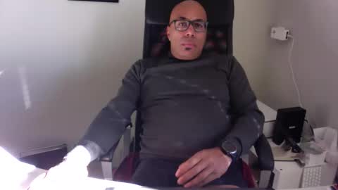 Snapshot of little_buddha chatting on 11/04/25, 12:15 Pure Black Power online show from 11/04/25, 12:15