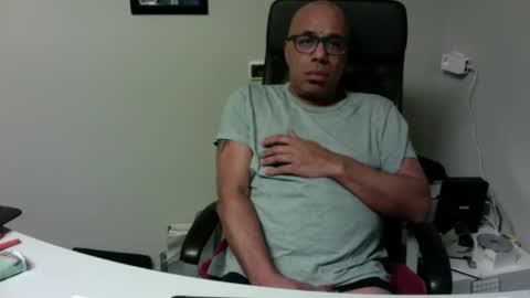 Snapshot of little_buddha chatting on 02/21/26, 08:21 Pure Black Power online show from 02/21/26, 08:21