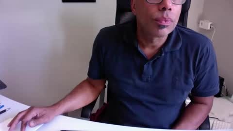 Snapshot of little_buddha chatting on 04/27/26, 09:51 Pure Black Power online show from 04/27/26, 09:51