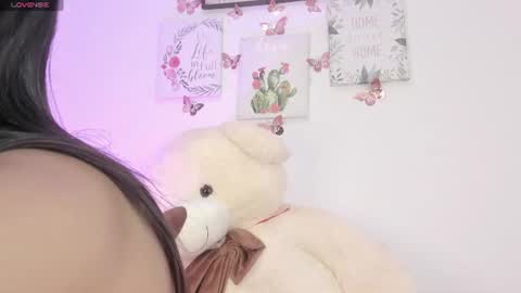 Snapshot of little_channel_ chatting on 06/20/26, 11:24 online show from 06/20/26, 11:24