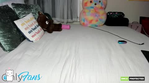 Snapshot of little_cum_slut18 chatting on 01/13/26, 04:51 Veronica and Alex online show from 01/13/26, 04:51