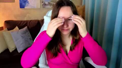 Alexandra online show from 12/19/25, 03:02