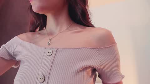 Snapshot of little_eli chatting on 01/25/25, 07:18 Help me reach 100 likes online show from 01/25/25, 07:18