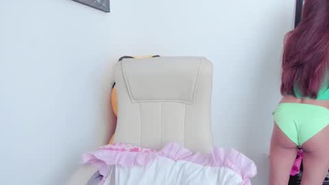 Snapshot of little_eli chatting on 02/15/25, 07:06 Help me reach 100 likes online show from 02/15/25, 07:06