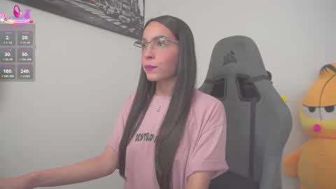 Snapshot of little_eli chatting on 09/08/25, 07:13 Help me reach 100 likes online show from 09/08/25, 07:13