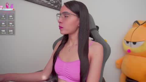 Snapshot of little_eli chatting on 09/17/25, 07:26 Help me reach 100 likes online show from 09/17/25, 07:26