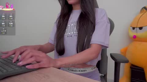 Snapshot of little_eli chatting on 09/18/25, 07:16 Help me reach 100 likes online show from 09/18/25, 07:16