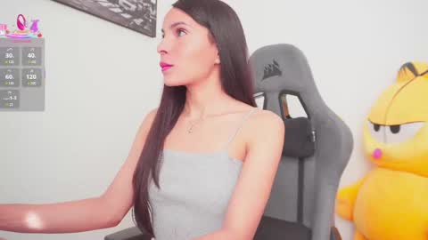 Snapshot of little_eli chatting on 09/25/25, 07:17 Help me reach 100 likes online show from 09/25/25, 07:17