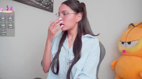 Snapshot of little_eli chatting on 10/07/25, 07:44 Help me reach 100 likes online show from 10/07/25, 07:44