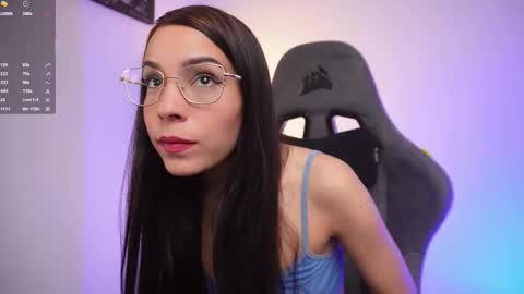 Snapshot of little_eli chatting on 10/19/25, 07:14 Help me reach 100 likes online show from 10/19/25, 07:14