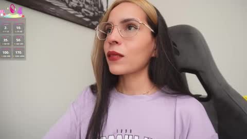 Snapshot of little_eli chatting on 10/28/25, 07:16 Help me reach 100 likes online show from 10/28/25, 07:16