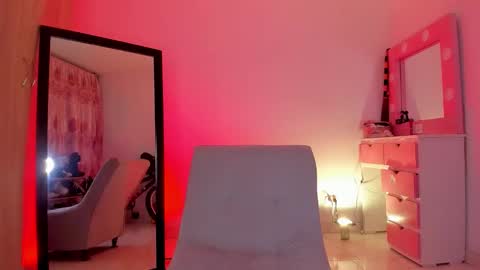 Snapshot of little_emilyd chatting on 09/30/25, 04:39 Emily online show from 09/30/25, 04:39