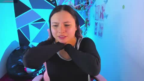 Snapshot of little_emma0 chatting on 04/18/26, 07:07 Carol online show from 04/18/26, 07:07