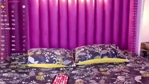 Snapshot of little_kayla_ chatting on 09/10/25, 02:55 kayla  Instagram kayla 71082 online show from 09/10/25, 02:55