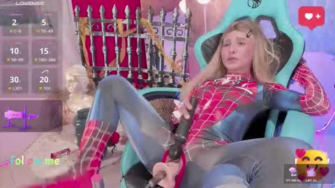 Snapshot of little_lili19 chatting on 10/31/25, 09:27 Lili online show from 10/31/25, 09:27