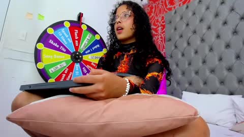 little_lilith_apple online show from 02/04/25, 10:34